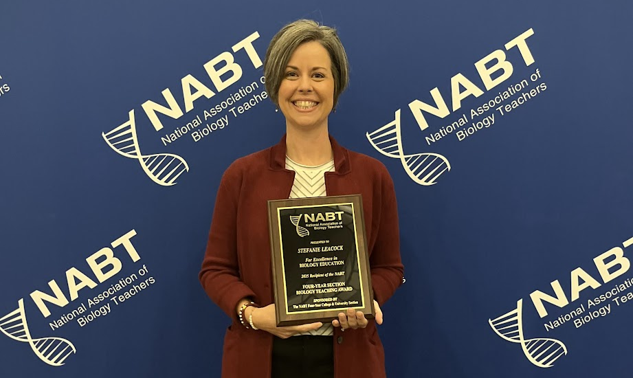 Lyon College School of Dental Medicine’s Dr. Stefanie Leacock Receives National Biology Teaching Award